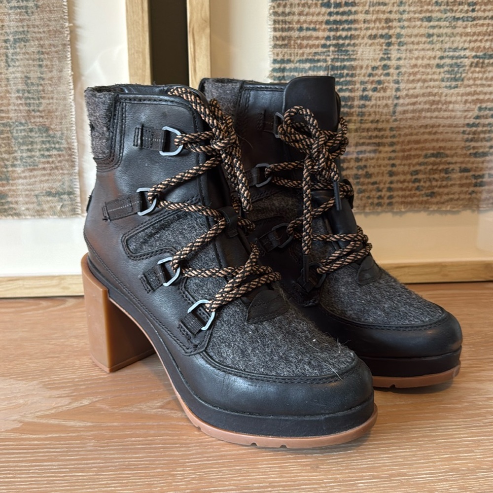 Sorel Blake Lace Up Leather Chunky Heel Boot {size 8}